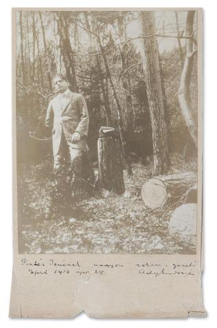 Ady Endre Pintér Jenőnek dedikált, egészalakos portréja  1914, Budapest. 