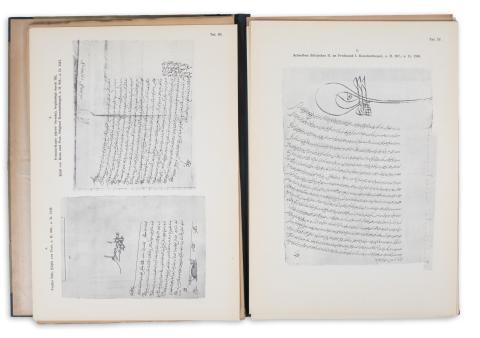 Fekete, Ludwig, Dr. : Einführung in die osmanisch-türkische Diplomatik der türkischen Botmässigkeit in Ungarn  Budapest, 1926. Königliche Ungarische Universitätsdruckerei 