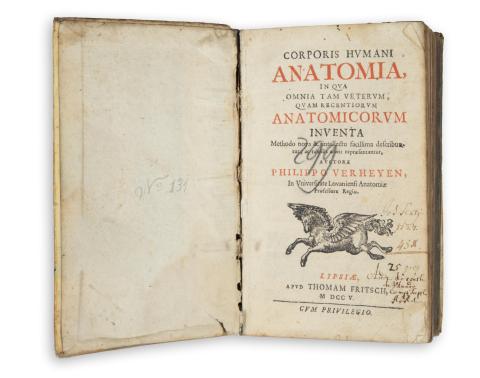 Verheyen, Philip: Corporis Humani Anatomia, in qua omnia tam veterum, quam recentiorum Anatomicorum Inventa methodo nova & intellectu facillima describuntur, ac tabulis aeneis repraesentantur, --.  Lipsiae, 1705. Thomam Fritsch 