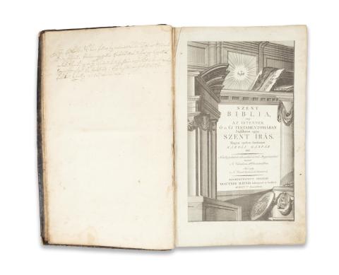 Szent Biblia vagy az Istennek Ó és Új testamentomában foglaltatott egész Szent Írás. Magyar nyelvre fordíttatott Károli Gáspár által. Némely fordításbeli változásokkal és rövid Magyarázatokkal kiadatott N. Váradonn 1660. esztendőben. … Most pedig a N. Váradi kiadásnak követésével.  Pesten, 1805. Trattner Mátyás.  