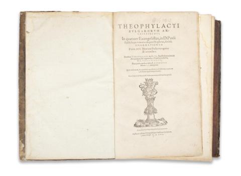 Theophylactus — Montanus, Philipp (kiad.): Theophylacti Bulgarorum Archiepiscopi, In quatuor Euangelistas, in D. Pauli Epistolas, in minores aliquot Prophetas, doctiss. Enarrationes: Philippi Montani studio recognitae & emendatae.  Basel, 1570. Episcopius, Eusebius. 